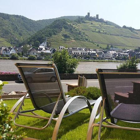 Gaestehaus Burgberg, Weinhaus Fries Hotel Kattenes Exterior photo